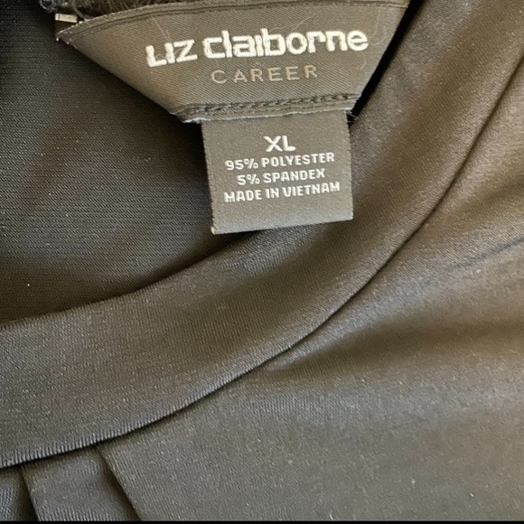 Liz Claiborne Cap Sleeve Black Blouse with a scoop neck & back zipper Size XL - Picture 4 of 5